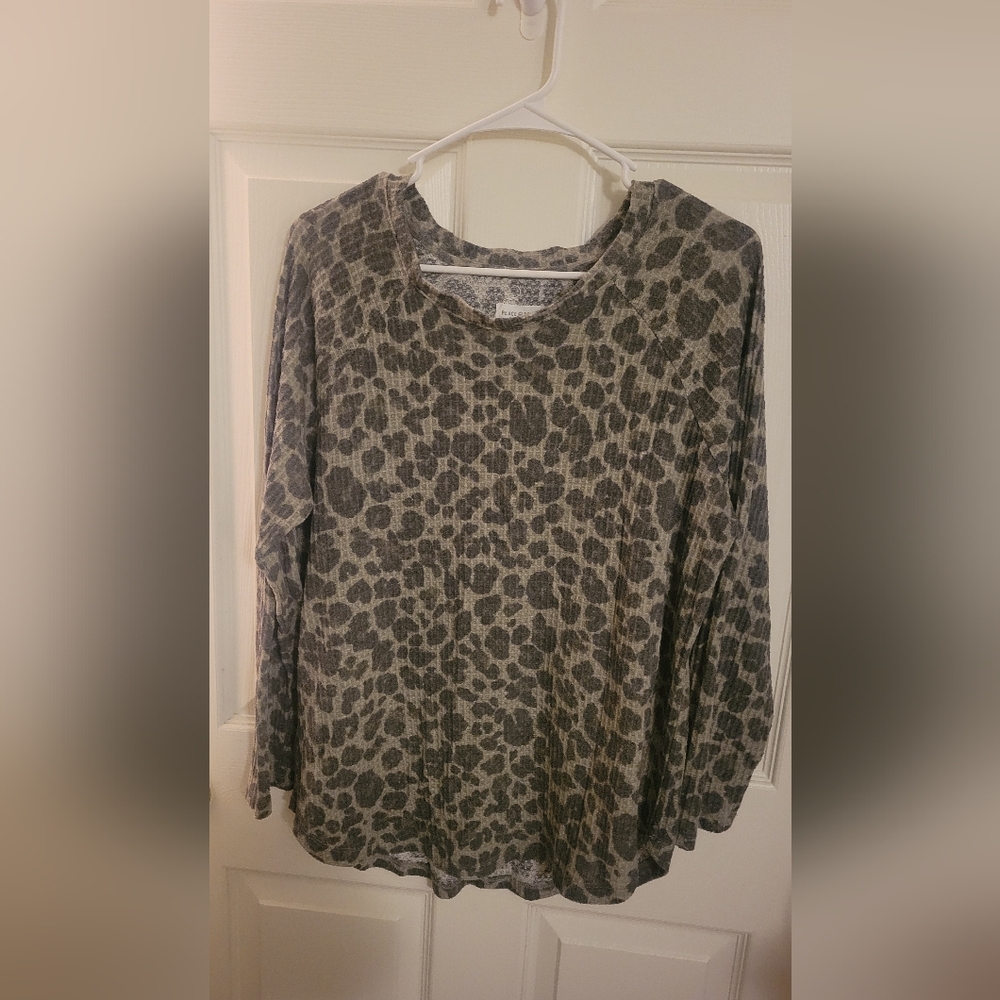 Long sleeve tee